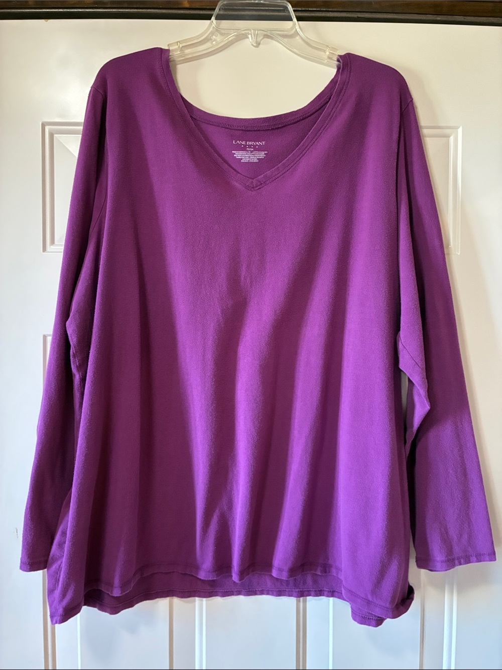 Size 22/24 Lane Bryant Violet/Fuchsia V-Neck Long Sleeve Tee